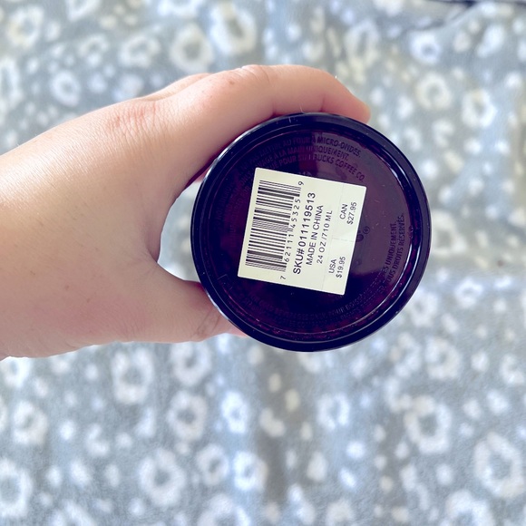 NEW Starbucks Christmas 2022 Cranberry square textured Venti Cup with Straw - Picture 3 of 3